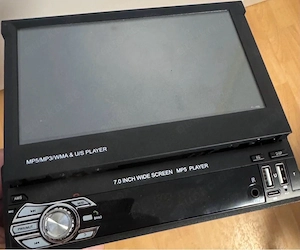 7 Zoll Autoradio mit ausfahrbarem Display MP5