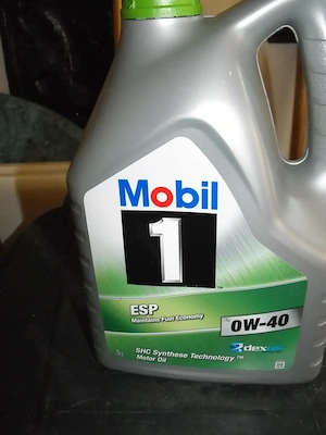 Mobil Oil,  0 W 40 ESP. 3 x 5 Liter vorhanden