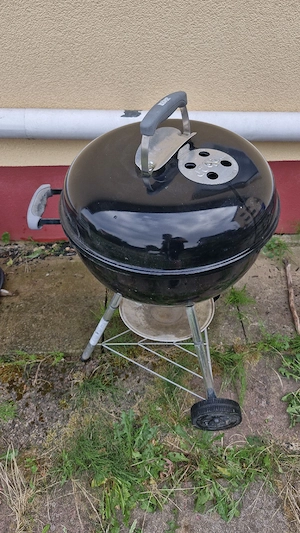Biete Weber Holzkohlegrill 45cm