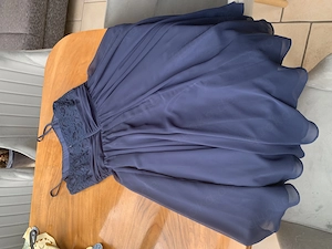 Sehr schönes Kleid mit Blazer zu verkaufen 