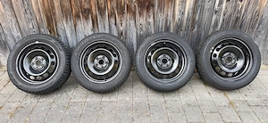 Winterreifen mit VW Felge und Abdeckung