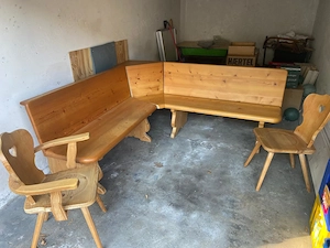 Klassische Eckbank + 2 Stühle in Massivholz