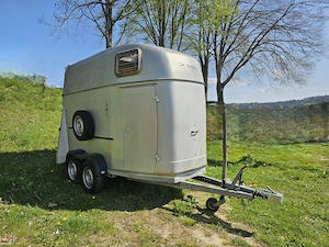 Reuter Thiel Compact 2 Pferdeanhänger | EZ 2004 | Sattelkammer zu verkaufen