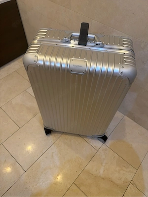rimowa check in L