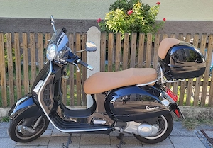 Piaggio Vespa GTS 300