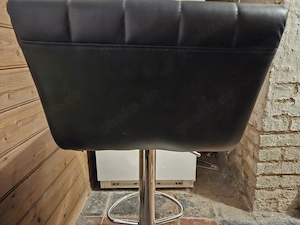 Barhocker mit Tisch 