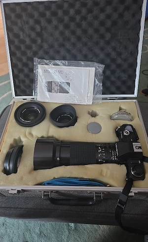 Minolta X-370s Spiegelreflexkamera inklusive umfangreichem Zubehör