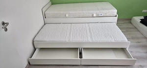 Bett mit Lattenrost und 2 Matratzen