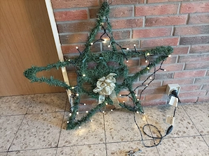 Großer künstlicher Weihnachts Dekostern incl.Beleuchtung