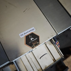 Gebrauchter Bitmain Antminer S21 Pro (234 TH s, 3510 W)   BTC-ASIC-Miner (15 J TH) Bild 3