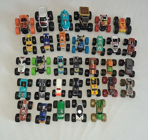 Spielzeugautos - Monstertrucks