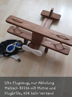 Sitzflugzeug Massivholz - mit Flugbrille und Mütze - NEUWERTIG