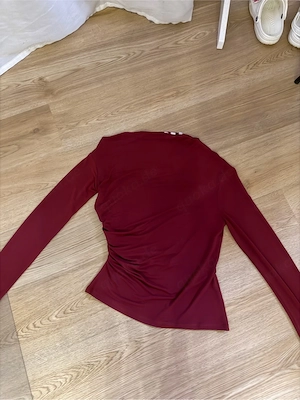 Stradivarius Langarmshirt asymmetrisch Bordeaux Größe S 36
