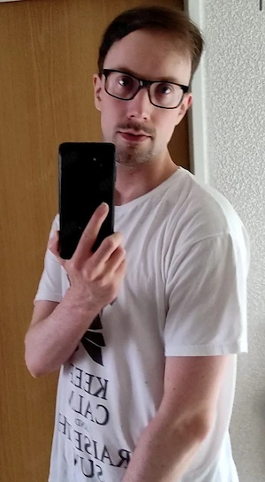 Student mit 22cm darf dir nackt dienen! Wette!