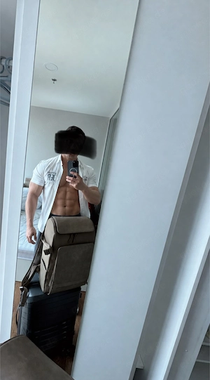 Mann mit 23 cm großem Penis sucht Frauen für Spaß