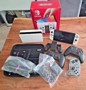 Nintendo Switch OLED Weiß + Controller + Tasche
