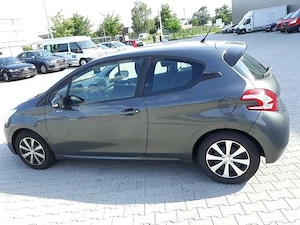Peugeot 208 e-HDI68 EGS5 Start-Stop