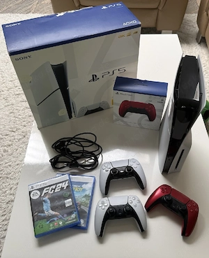 PlayStation 5 Slim Disc Edition Tb mit 3 Controllern und 2 Spielen