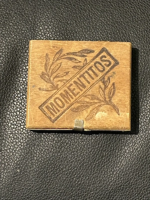 Vintage Holzkästchen   Aufbewahrungsbox "Momentitos", guter Zustand, ca. 1950er Jahre