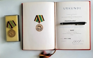 NVA Medaille für treue Dienste in Gold 1972