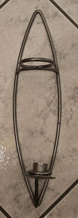 Kerzenhalter aus Roheisen zur Wandmontage zu verkaufen !!!