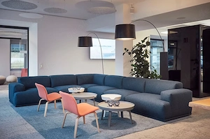 Ein Büro mit vielen Möglichkeiten wartet auf dich