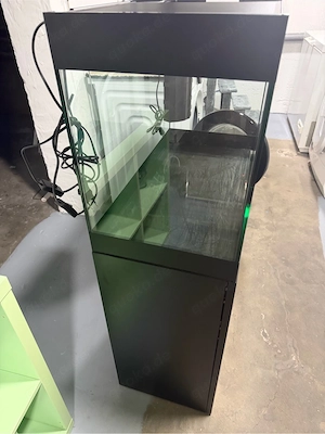 Oase StyleLine 125 Aquarium mit Unterschrank schwarz.