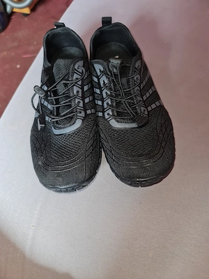 schwarze leichte wanderschuhe 