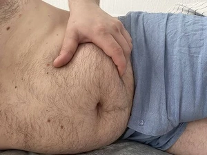 Er sucht Ihn für erotische Treffen und Sex. 