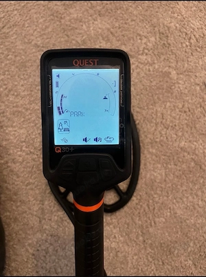 Metal detektor von der marke quest Q30+
