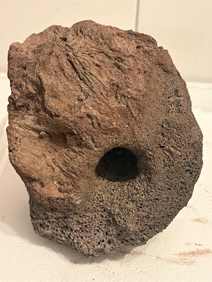 Lavalochgestein Bild 4