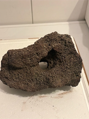 Lavalochgestein Bild 3