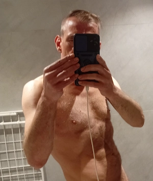 Ich passiv mit 22x5cm suche 2 Tren Bodybuilder 