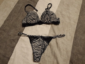 02 BH-String-Set 75A   M   Zebra-Muster mit Spitze