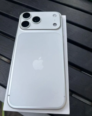 iPhone 17 pro max 