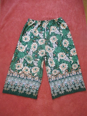 NEU Seidig Sonnen Blumen Blüten Flower Power Strech Dreiviertel 7 8 Culotte Hosen Rock 34-38  XS- S