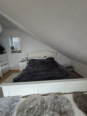 Bett mit Lattenrost