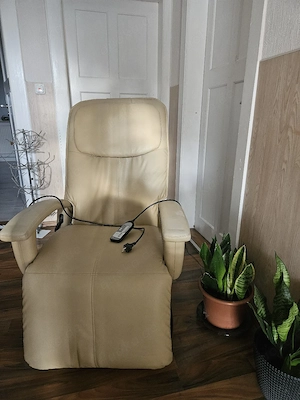 Massagesessel mit Fernbedienung 