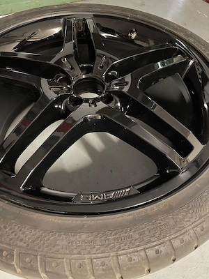 Rechtzeitig zum Radwechsel AMG 21 Zoll Felgen für Mercedes Benz ML Bild 2
