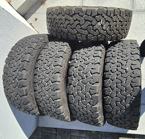 5x 225 65 R17 BF GOODRICH KO2 AT M+S Offroad Reifen, 4x 5 tkm + Ersatzreifen