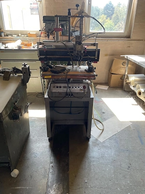 Lasergravur, Siebdruckmaschinen, Stickautomat aus Betriebsauflösung zu verkaufen