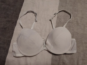 H&M BH 75A   weiß gerippt, schlicht