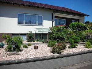 Gemütliche und sofort bezugsfreie 3-Zimmer-Wohnung, voll möbliert und ausgestattet, 82 qm