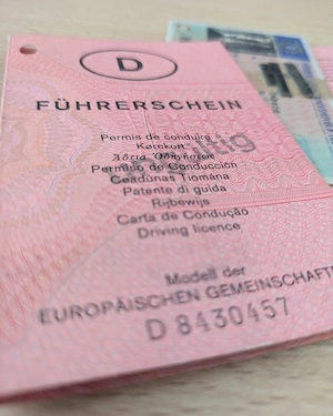 Führerschein, Aufenthaltstitel & Reisepass