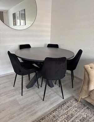 Esstisch mit 5 Stühlen 