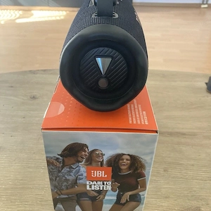 JBL Charge 6 gebraucht