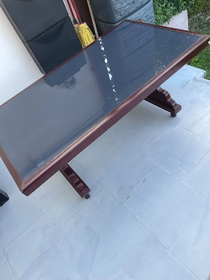 Großer Couchtisch mit Glasplatte & Rollen   146   80 cm