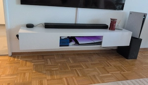 TV Schrank mit LED 
