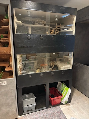 Verkaufe Doppelstöckiges Terrarium