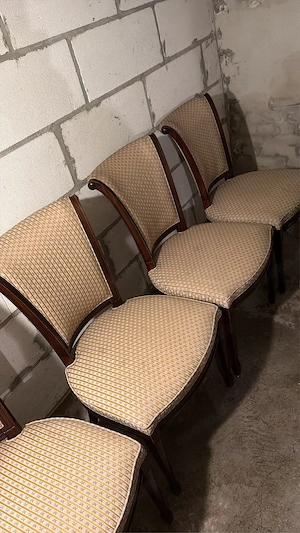 4 wunderschöne Heldense Esszimmerstühle   klassisches Design